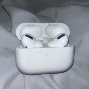 Apple White Earbud Headphones